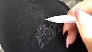 Птички🐦 красиво рисует