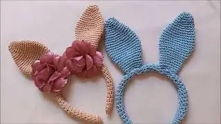 Tiara de coelhinho de crochê
