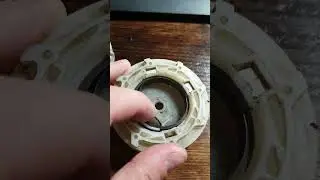 поводок для собак не скручивается и не фиксирует стопор