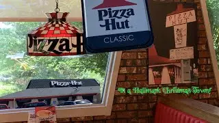 Relive Gen X High School Daze at a Vintage Pizza Hut
