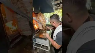 #reklam tavuk dönere fısıldayan adam. Adana bey közde döner.