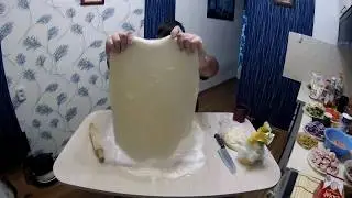Кушайте не обляпайтесь. Я её лепил из того что было. Готовлю пиццу.