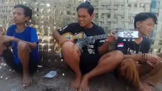 VIRAL !! Menangis sendiri / Istana bintang st12 cover pengamen kampung