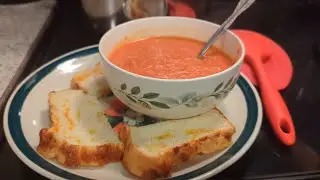 Made some homemade tomato soup 🍅🧄🧅🙏🍲❤️