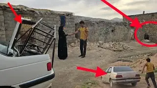 👁️🕵️‍♂️😱 Mysterious pursuit in the village | The unknown old man was watching Mr. Akbar!🏚️ 🚗