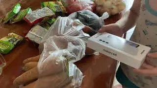 Купили телефоны) И продукты