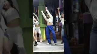 Korean High School Girls Dancing to New Jeans