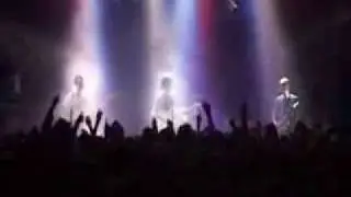Arctic Monkeys bet That You Look Good On The Dancefloor