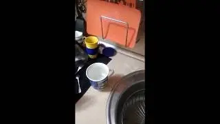 Самый быстрый способ налить воду в стакан под клубняк