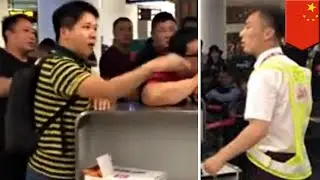 '한 승객, 날씨 때문에 지연된 비행시간 때문에, 항공사 직원에 무릎꿇고 사과하라고 요구' 외 10개