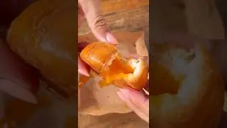 Горячие китайские булочки с соленым яйцом 