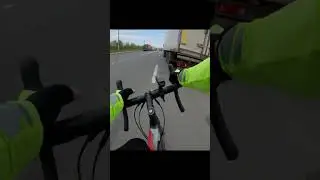 Как не надо пользоваться телефоном на дороге. 