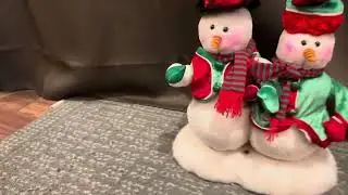 Gemmy Animated 2005 Green Trim Snow Couple (Thrift Find)