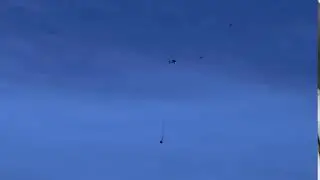 Impressionante video del  gatto delle nevi che si sgancia dall'elicottero e precipita sulla montagna