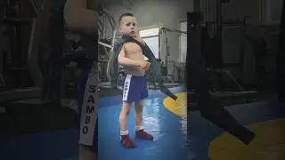 Надеть быстро рашгард на вспотевшее тело 🤪🥹 