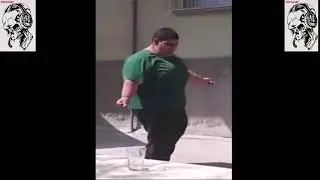 Erik Dalı Gevrektir Oynayan Şişman Çocuk