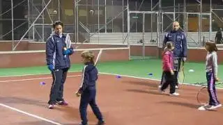Алекс на теннисе.