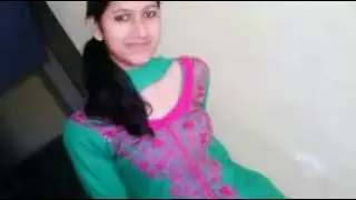 Desi Lrki ki Sexy Batain