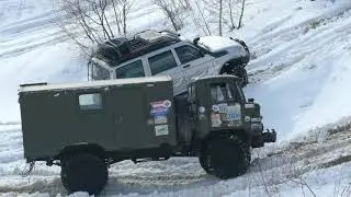 ГАЗ-66 и УАЗ Патриот в снежном карьере off road 4x4