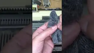 Кролик на вязальной машине