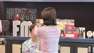 비니 딱밤 - 200716 김영철 공식 인스타그램 비니(Binnie)