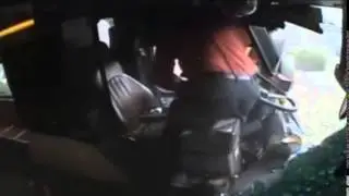 Emniyet Kemersiz Şoför Camdan Fırladı