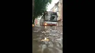 Машина-амфібія