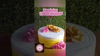 Decorando bolo com chantilly