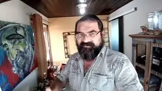 Youtuber famoso passou fome em Blumenau e hoje relembrar e seguir em frente no depósito de lingerie