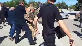 На Херсонщині тітушки жорстоко побили атовців