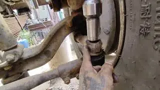 KAMAZ. Steering pin remover.