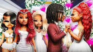 Getting MARRIED To My REALISTIC STALKER CRUSH in LIFETOGETHER RP!