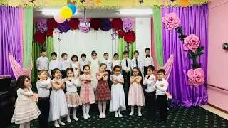 Подготовительная группа "Смешарики" "Мама" ансамбль