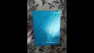 Большой контейнер из картона.