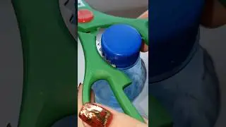 Chinese woman shows what the teeth on kitchen scissors are for 