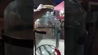 лимонадник с металической подставкай