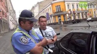 Харьковский «опер» попытался оторвать адвокату мужское достоинство
