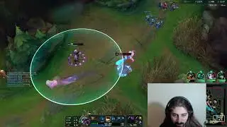 Happy feet get shat on | League of legends clip