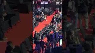 Keseruan nonton live secara langsung di ONE PRIDE MMA Woww ada Nia Ramadhani