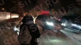 В Сургуте дети вынуждены идти в школу по краю автодороги