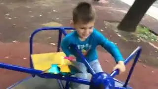Пьяный от карусели )