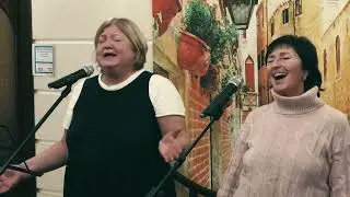 2021. Марина Смагина и Марина Лифанова на Калбаснике куста Калужский