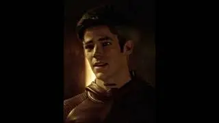 Earth-2 Barry helps Barry phase out of the cell #shorts