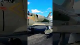 Cualquiera puede subirse a este Jet Militar! 🤯😱🛫