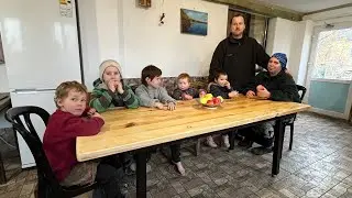 I made a big table for the family with my own hands!