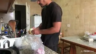Andresloko picando cebolla