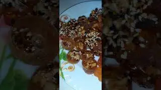 Медовая карамель с грецкими орехами и кунжутными семечками