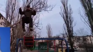 Прыгает с качель на большую дистанцию в даль и в верх 🏃