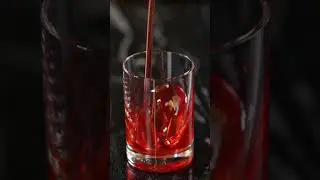 Z czym pić wódkę jeśli nie lubisz czystej? Odpowiedzią jest wściekła truskawa 🤬🍓 #przepis #wódka