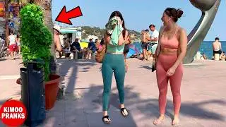 BUSHMAN PRANK: SCARING TOURISTS AT THE BEACH IN SPAIN.